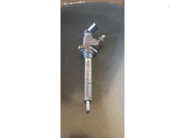 Usagé Injecteurs Volvo V50 (MW) 2.0 D 16V Prix € 40,00 Règlement à la marge proposé par Umit Sloperij