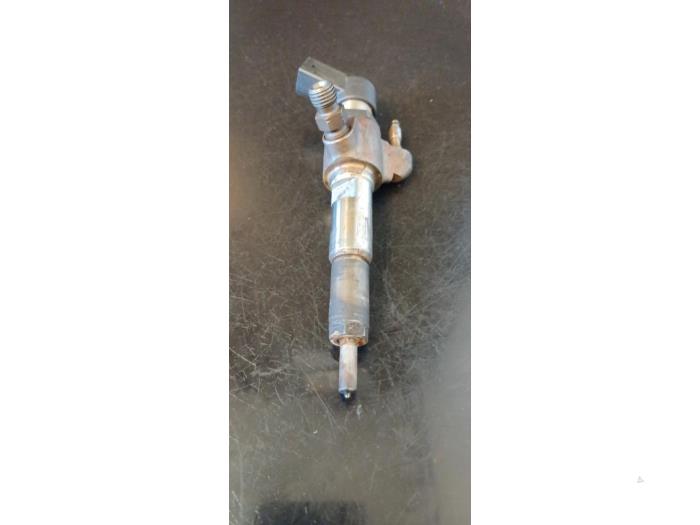 Usagé Injecteurs Ford Focus 3 Wagon 1.6 TDCi Prix € 150,00 Règlement à la marge proposé par Umit Sloperij