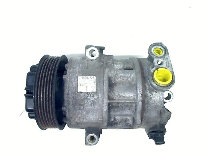 Usagé Pompe clim Opel Corsa D 1.3 CDTi 16V Ecotec Prix € 40,00 Règlement à la marge proposé par Autohandel & Demontage Weteringbrug