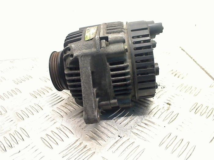 Gebrauchte Dynamo Renault Megane (BA) 1.6i Preis € 30,00 Margenregelung angeboten von Autohandel & Demontage Weteringbrug
