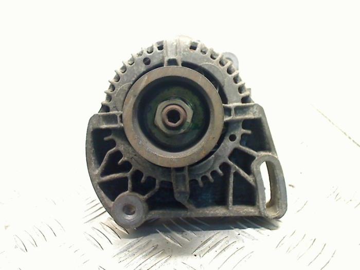 Usagé Dynamo Fiat Stilo (192A/B) 1.2 16V Prix € 30,00 Règlement à la marge proposé par Autohandel & Demontage Weteringbrug