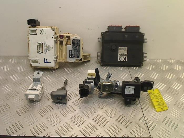 Used Ignition lock + computer Suzuki Swift (ZA/ZC/ZD1/2/3/9) 1.3 VVT 16V Price € 100,00 Margin scheme offered by Autohandel & Demontage Weteringbrug