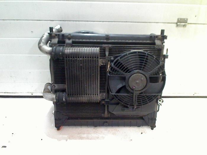 Usagé Radiateur Ssang Yong Rexton 2.9 TD RX 290 Prix € 100,00 Règlement à la marge proposé par Autohandel & Demontage Weteringbrug