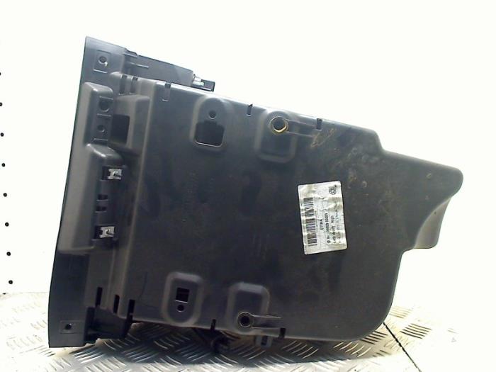 Boîte à gants d'un Ford Mondeo IV 2.0 TDCi 130 16V 2007