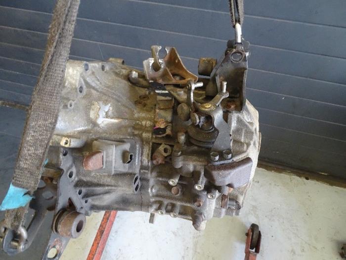 Gearbox Toyota Avensis Wagon 2.0 16V D-4D-F - 1ADFTV