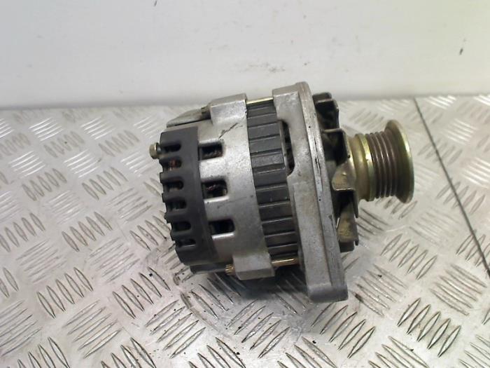 Usagé Dynamo Daewoo Nexia 1.5 GL 8V Prix € 30,00 Règlement à la marge proposé par Autohandel & Demontage Weteringbrug