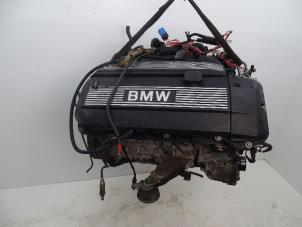 Usagé Moteur BMW 3 serie Touring (E46/3) 320i 24V Prix € 500,00 Règlement à la marge proposé par Autohandel & Demontage Weteringbrug