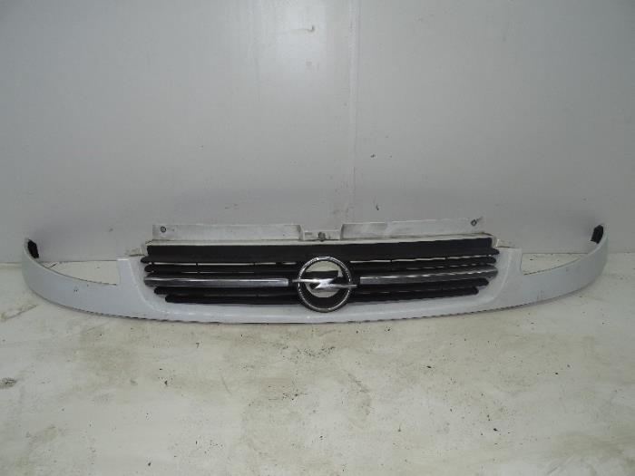 Używane Grill Opel Vivaro 2.0 16V Cena € 50,00 Procedura marży oferowane przez Autohandel & Demontage Weteringbrug