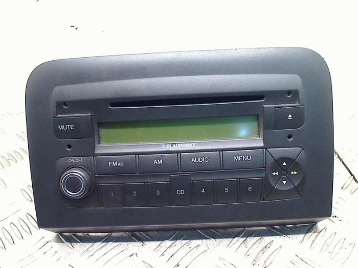 Używane Radio Fiat Croma (194) 1.8 MPI 16V Cena € 145,00 Procedura marży oferowane przez Autohandel & Demontage Weteringbrug