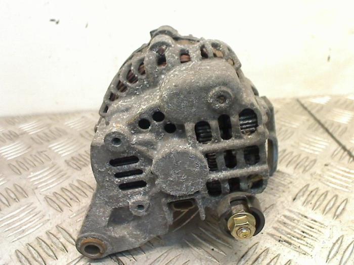 Dynamo from a Renault Clio II (BB/CB) 1.2 16V 2002