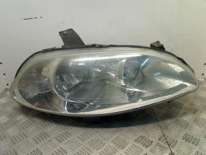 Used Headlight, right Fiat Croma (194) 1.8 MPI 16V Price € 40,00 Margin scheme offered by Autohandel & Demontage Weteringbrug