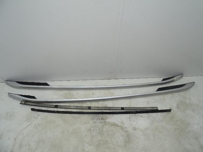 Gebrauchte Dachträger Set Citroen C5 III Tourer (RW) 1.6 16V THP 155 Preis € 100,00 Margenregelung angeboten von Autohandel & Demontage Weteringbrug