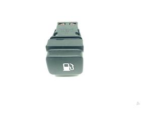 Used Tank cap cover switch Citroen C4 Picasso (UD/UE/UF) 2.0 16V Autom. Price € 10,00 Margin scheme offered by Autohandel & Demontage Weteringbrug