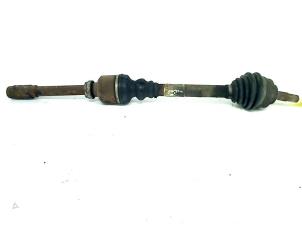 Begagnade Drivaxel, höger fram Peugeot 307 (3A/C/D) 2.0 16V Pris € 30,00 Marginaltabell erbjuds av Autohandel & Demontage Weteringbrug