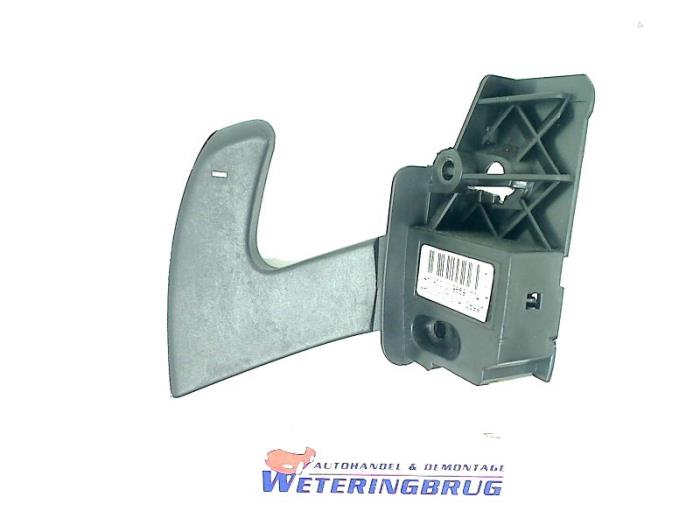 Usagé Kit manettes de commande Citroen C4 Picasso (UD/UE/UF) 2.0 16V Autom. Prix € 30,00 Règlement à la marge proposé par Autohandel & Demontage Weteringbrug