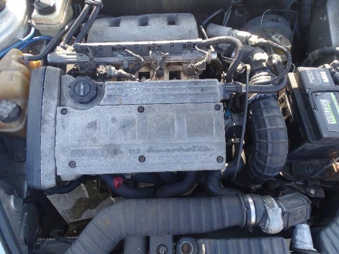 Motor van een Fiat Barchetta (183) 1.8 16V 1998