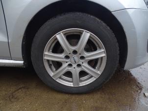 Used Set of wheels Volkswagen Polo V (6R) 1.6 TDI 16V 90 Price € 150,00 Margin scheme offered by Autohandel & Demontage Weteringbrug