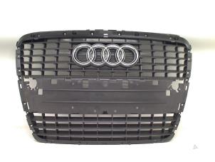 Used Grille Audi A8 (D3) Price € 175,00 Margin scheme offered by Autohandel & Demontage Weteringbrug
