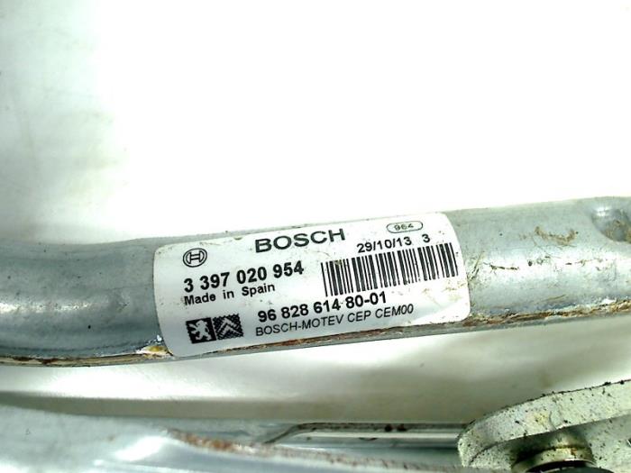 Wiper motor + mechanism from a Citroën Berlingo 1.6 Hdi, BlueHDI 75 2014
