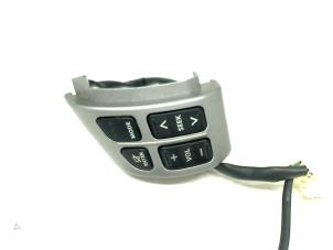 Used Steering wheel mounted radio control Suzuki Swift (ZA/ZC/ZD1/2/3/9) 1.3 VVT 16V Price € 20,00 Margin scheme offered by Autohandel & Demontage Weteringbrug