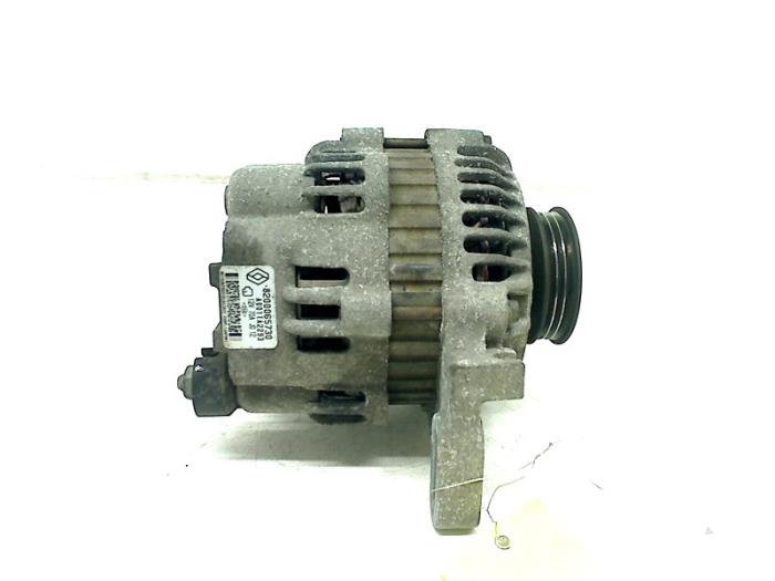 Begagnade Dynamo Renault Twingo (C06) 1.2 Pris € 30,00 Marginaltabell erbjuds av Autohandel & Demontage Weteringbrug