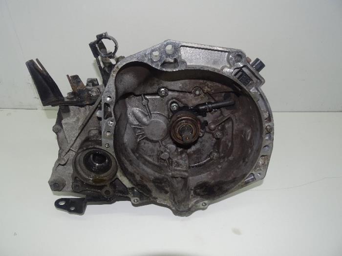 Getriebe van een Nissan Micra (K12) 1.0 16V 2005