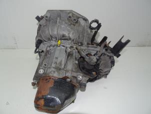 Getriebe van een Nissan Micra (K12) 1.0 16V 2005