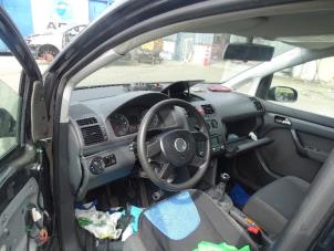 Used Airbag set Volkswagen Touran (1T1/T2) 1.9 TDI 90 Price € 200,00 Margin scheme offered by Autohandel & Demontage Weteringbrug