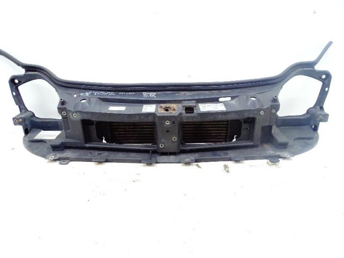 Begagnade Front Opel Vivaro 1.9 DTI 16V Pris € 50,00 Marginaltabell erbjuds av Autohandel & Demontage Weteringbrug
