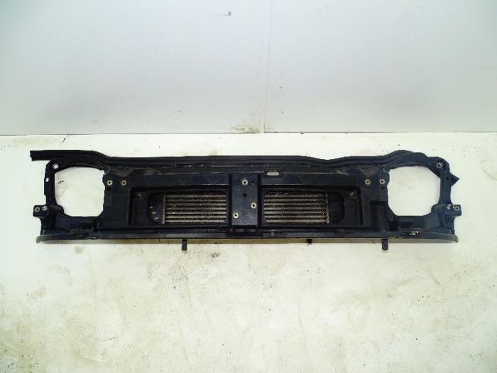 Begagnade Front Opel Vivaro 1.9 DTI 16V Pris € 50,00 Marginaltabell erbjuds av Autohandel & Demontage Weteringbrug