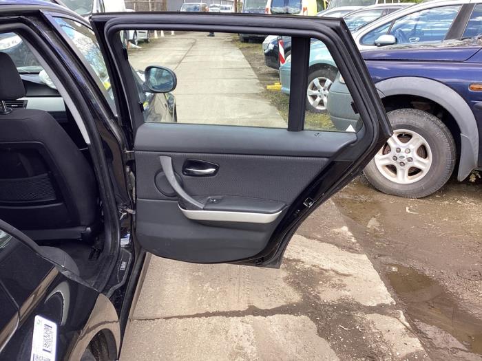 Rear door 4-door, right from a BMW 3 serie Touring (E91) 316i 16V 2010