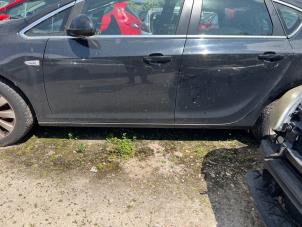 Used Sill, left Opel Astra J (PC6/PD6/PE6/PF6) 2.0 CDTI 16V 160 Ecotec Price on request offered by Autohandel & Demontage Weteringbrug