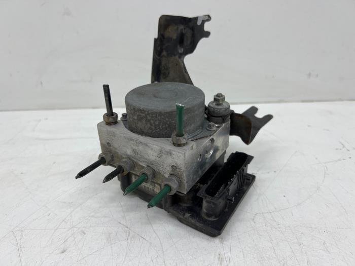 Gebrauchte ABS Pumpe Renault Clio III (BR/CR) 1.4 16V Preis € 40,00 Margenregelung angeboten von Autohandel & Demontage Weteringbrug