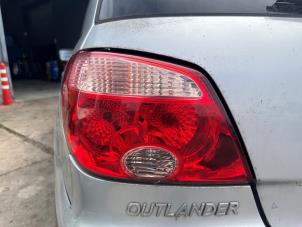 Gebrauchte Rücklicht links Mitsubishi Outlander (CU) 2.0 16V 4x2 Preis € 85,00 Margenregelung angeboten von Autohandel & Demontage Weteringbrug