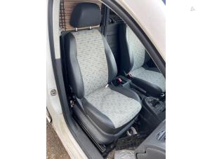 Gebrauchte Sitz rechts Volkswagen Caddy III (2KA,2KH,2CA,2CH) 1.6 TDI 16V Preis € 150,00 Margenregelung angeboten von Autohandel & Demontage Weteringbrug