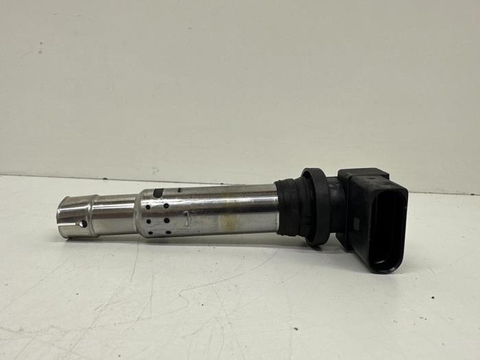Ignition coil from a Volkswagen Golf Plus (5M1/1KP) 1.6 FSI 16V 2007