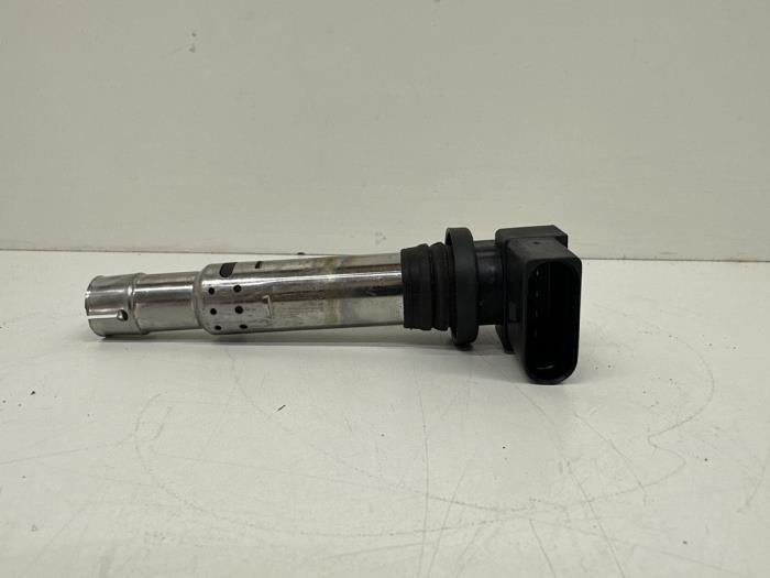 Ignition coil from a Volkswagen Golf Plus (5M1/1KP) 1.6 FSI 16V 2007