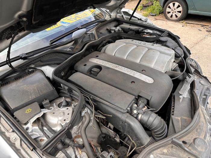 Engine from a Mercedes-Benz E (W211) 2.2 E-200 CDI 16V 2003