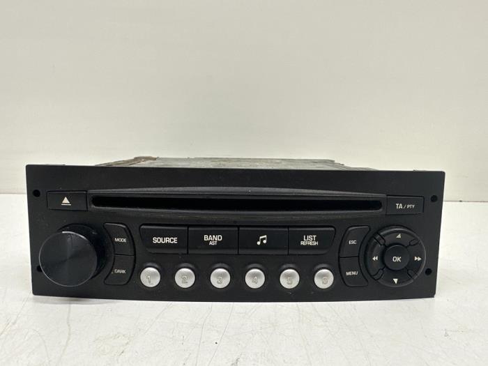 Używane Radio Citroen Jumpy (G9) 1.6 HDI 16V Cena € 30,00 Procedura marży oferowane przez Autohandel & Demontage Weteringbrug