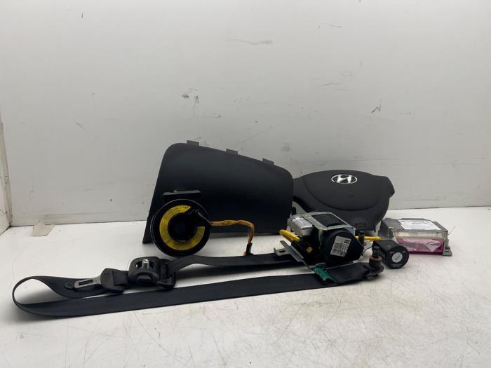 Begagnade Airbagset + modul Hyundai i10 (F5) 1.2i 16V Pris € 200,00 Marginaltabell erbjuds av Autohandel & Demontage Weteringbrug