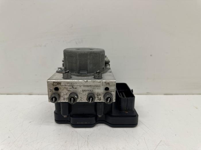 Usagé Pompe ABS Fiat Fiorino (225) 1.3 D 16V Multijet Prix € 100,00 Règlement à la marge proposé par Autohandel & Demontage Weteringbrug