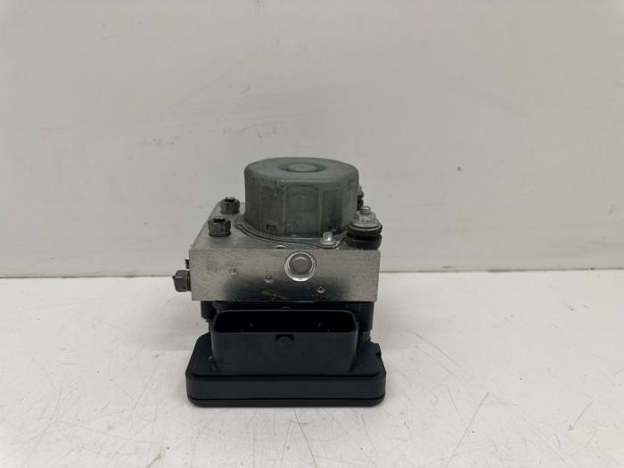 ABS pump from a Fiat Fiorino (225) 1.3 D 16V Multijet 2017