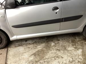 Used Sill, left Toyota Aygo (B10) 1.0 12V VVT-i Price on request offered by Autohandel & Demontage Weteringbrug