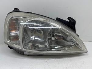 Used Headlight, right Opel Corsa C (F08/68) 1.2 16V Price € 30,00 Margin scheme offered by Autohandel & Demontage Weteringbrug