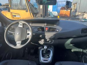 Used Airbag set + dashboard Renault Scénic III (JZ) 1.4 16V TCe 130 Price € 300,00 Margin scheme offered by Autohandel & Demontage Weteringbrug
