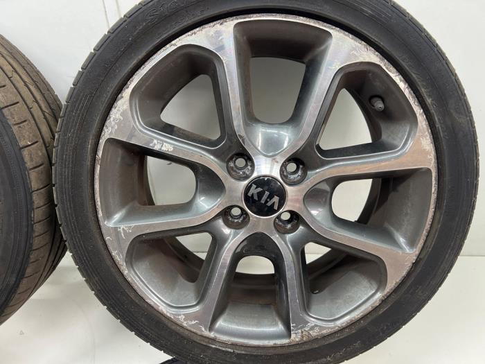 Sport rims set + tires Kia Picanto 1.0 12V - 52910G6400 Alloy KIA