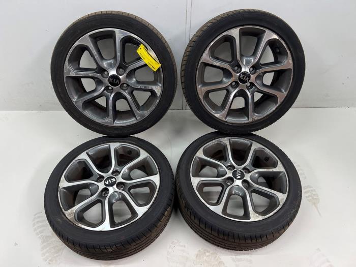 Sport rims set + tires Kia Picanto 1.0 12V - 52910G6400 Alloy KIA