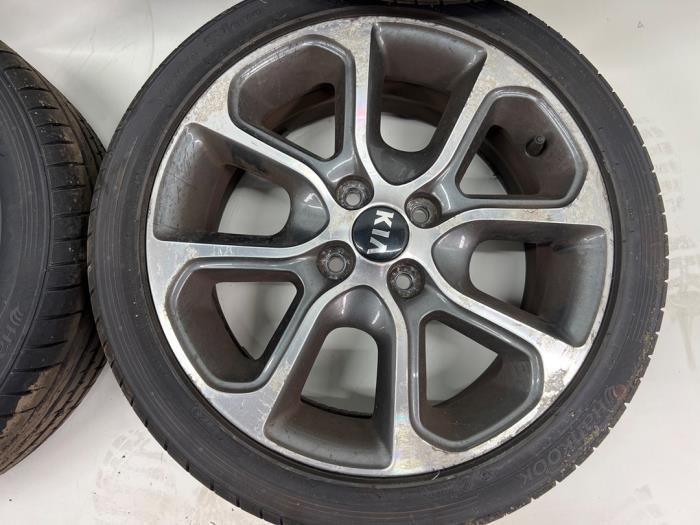 Sport rims set + tires Kia Picanto 1.0 12V - 52910G6400 Alloy KIA