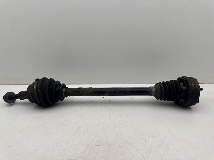 Gebrauchte Antriebswelle links vorne Volkswagen Golf Plus (5M1/1KP) 1.4 FSI 16V Preis € 35,00 Margenregelung angeboten von Autohandel & Demontage Weteringbrug