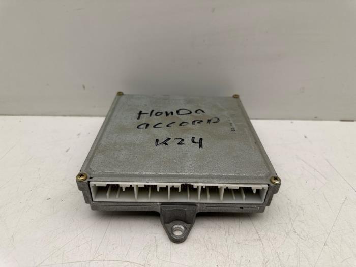 Used Engine management computer Honda Accord Tourer (CM/CN) 2.4 i-VTEC 16V Price € 250,00 Margin scheme offered by Autohandel & Demontage Weteringbrug